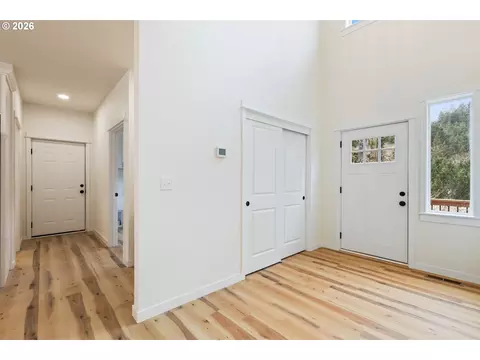 Entry Way - 610 Terrace Dr, Glide, OR 97443 photo 2 of 3