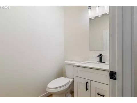 Bath - 610 Terrace Dr, Glide, OR 97443 photo 6 of 6