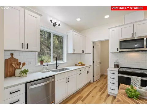 Kitchen - 610 Terrace Dr, Glide, OR 97443 photo 2 of 7