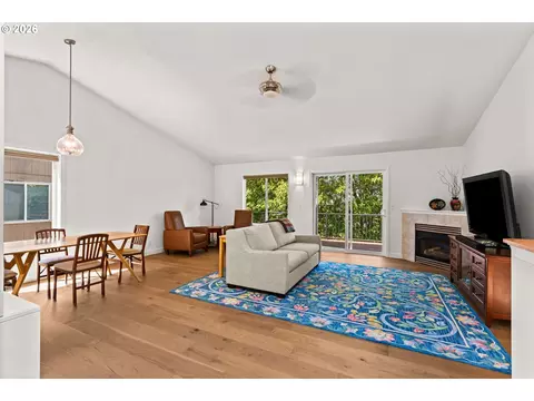 Living - 3388 Videra Dr, Eugene, OR 97405 photo 1 of 3