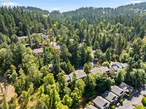 View/Area - 3388 Videra Dr, Eugene, OR 97405 photo 3 of 5