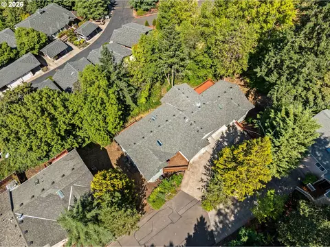 View/Area - 3388 Videra Dr, Eugene, OR 97405 photo 1 of 5