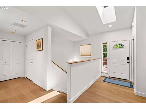 Entry Way - 3388 Videra Dr, Eugene, OR 97405 photo 4 of 5