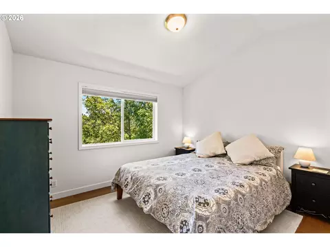 Bedroom - 3388 Videra Dr, Eugene, OR 97405 photo 1 of 4