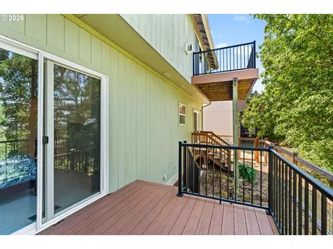 Exterior - 3388 Videra Dr, Eugene, OR 97405 photo 7 of 8