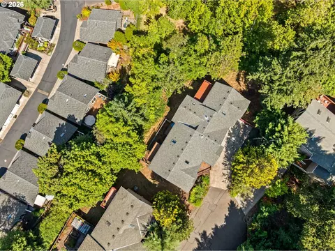View/Area - 3388 Videra Dr, Eugene, OR 97405 photo 2 of 5