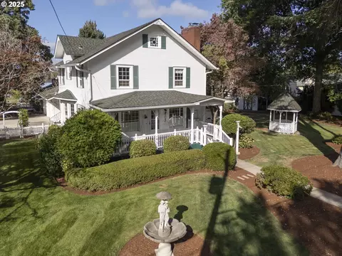 803 N Main Ave, Ridgefield, WA 98642
