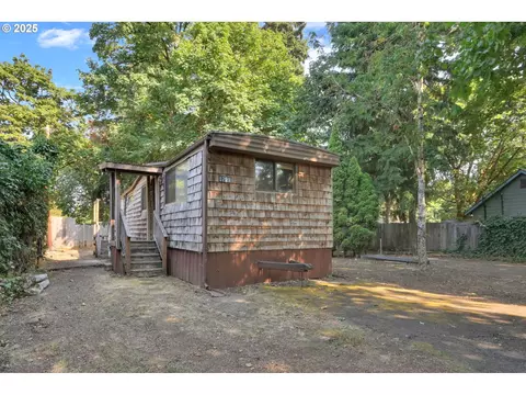 1709 Lexington Ave, Eugene, OR 97403