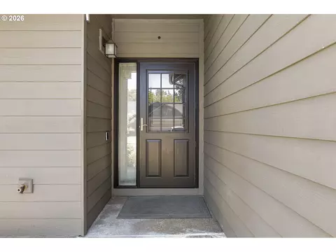 Entry Way - 963 Pennington Ct, Eugene, OR 97404 photo 1 of 4