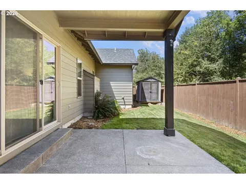 Exterior - 963 Pennington Ct, Eugene, OR 97404 photo 4 of 8