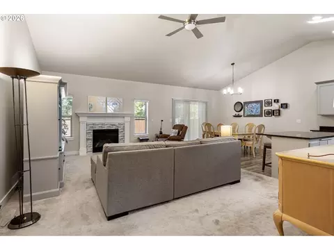 Living - 963 Pennington Ct, Eugene, OR 97404 photo 4 of 4