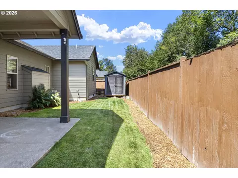 Exterior - 963 Pennington Ct, Eugene, OR 97404 photo 8 of 8