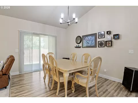 Dining - 963 Pennington Ct, Eugene, OR 97404 photo 1 of 2