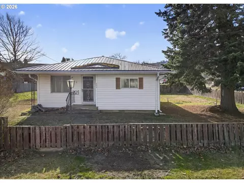 204 Lake Ave, La Grande, OR 97850