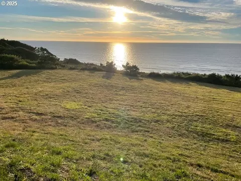 nantucket dr, Cloverdale, OR 97112