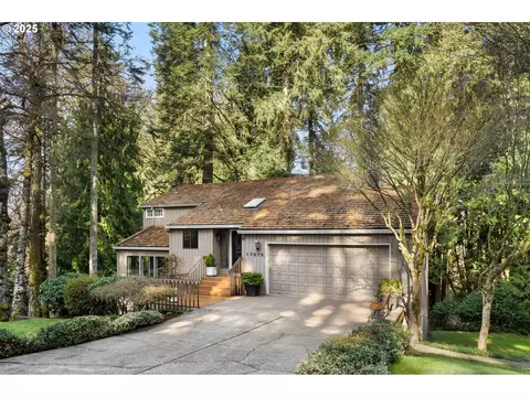 17075 SW Arkenstone Dr, Portland, OR 97224