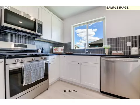 Kitchen - 201 SW Chickadee Dr, Boardman, OR 97818 photo 2 of 2