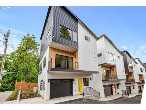 10727 NE Fremont St, Portland, OR 97220
