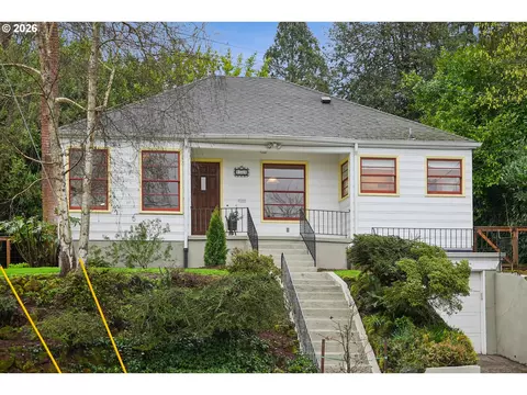 120 NE Beyrl Ter, Portland, OR 97220