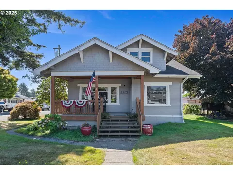 3407 3rd St, Tillamook, OR 97141
