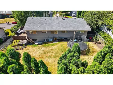View/Area - 985 NW 3rd St, Gresham, OR 97030 photo 1 of 3