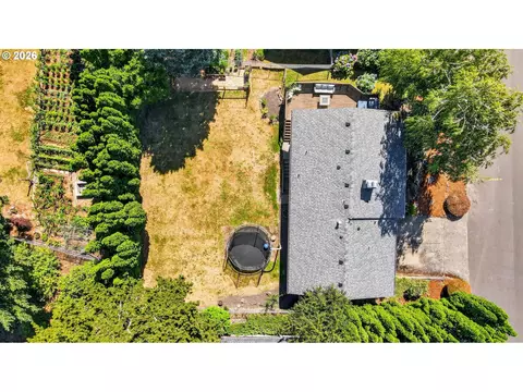 View/Area - 985 NW 3rd St, Gresham, OR 97030 photo 2 of 3