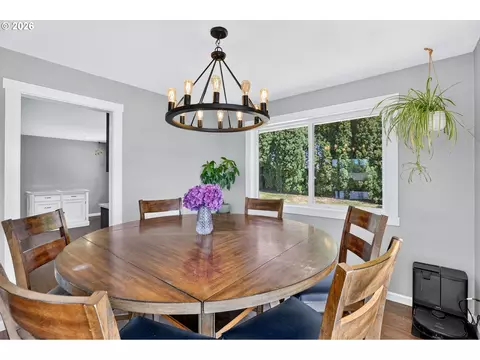 Dining - 985 NW 3rd St, Gresham, OR 97030 photo 2 of 2