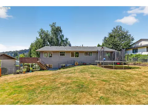 Exterior - 985 NW 3rd St, Gresham, OR 97030 photo 6 of 6