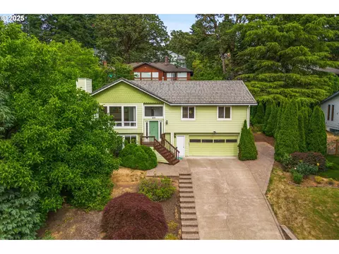 409 S 30th St, Philomath, OR 97370