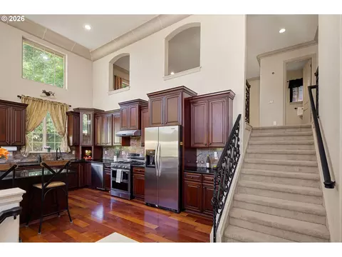 Kitchen - 3012 Ashley Loop, Eugene, OR 97405 photo 4 of 4