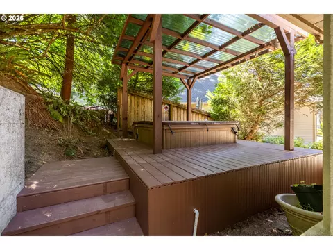 Exterior - 3012 Ashley Loop, Eugene, OR 97405 photo 4 of 6