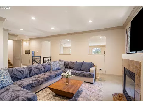 Living - 3012 Ashley Loop, Eugene, OR 97405 photo 5 of 5