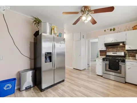 Kitchen - 2345 NE Division St, Gresham, OR 97030 photo 3 of 3