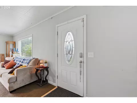 Entry Way - 2345 NE Division St, Gresham, OR 97030 photo 1 of 2