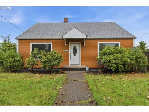 Exterior - 2345 NE Division St, Gresham, OR 97030 photo 2 of 12