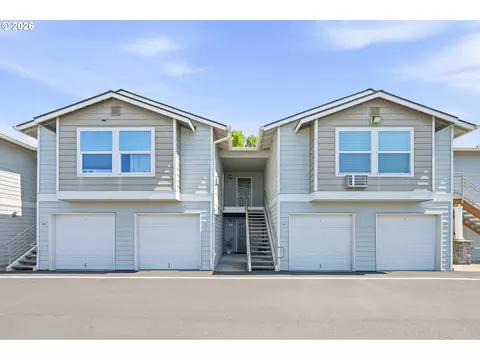 15058 NW Central Dr #1008, Portland, OR 97229