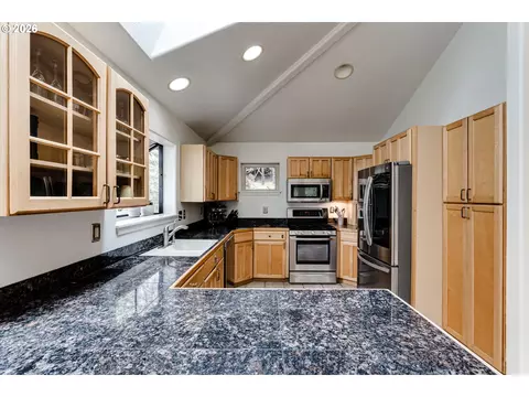 2736 Kismet Way, Eugene, OR 97405 photo 18