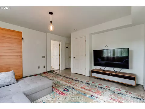 2736 Kismet Way, Eugene, OR 97405 photo 40