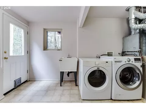 2736 Kismet Way, Eugene, OR 97405 photo 36