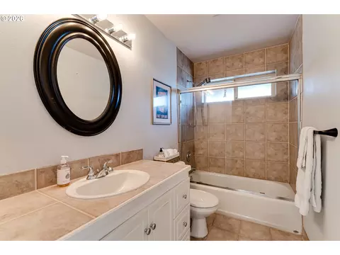 2736 Kismet Way, Eugene, OR 97405 photo 31