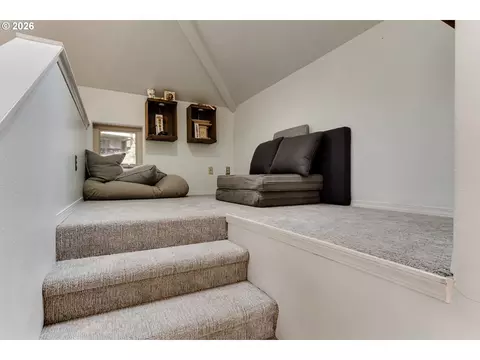 2736 Kismet Way, Eugene, OR 97405 photo 9