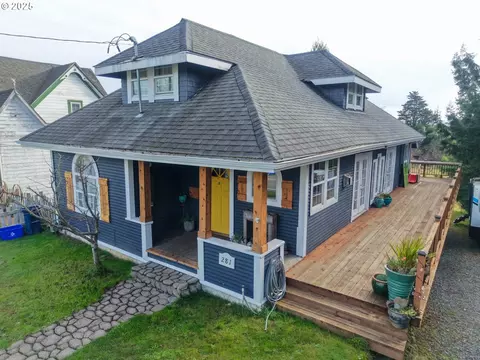 281 W 4th St, Coquille, OR 97423