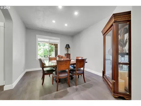 Dining - 2183 Ashbury Dr, Eugene, OR 97408 photo 2 of 2