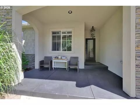 Exterior - 2183 Ashbury Dr, Eugene, OR 97408 photo 3 of 10