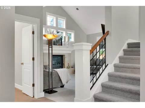 Entry Way - 2183 Ashbury Dr, Eugene, OR 97408 photo 2 of 3