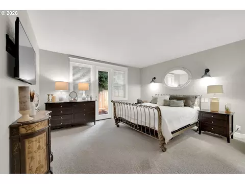 Bedroom - 2183 Ashbury Dr, Eugene, OR 97408 photo 1 of 7