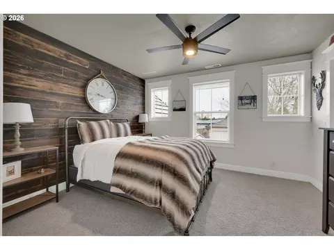 Bedroom - 2183 Ashbury Dr, Eugene, OR 97408 photo 5 of 7