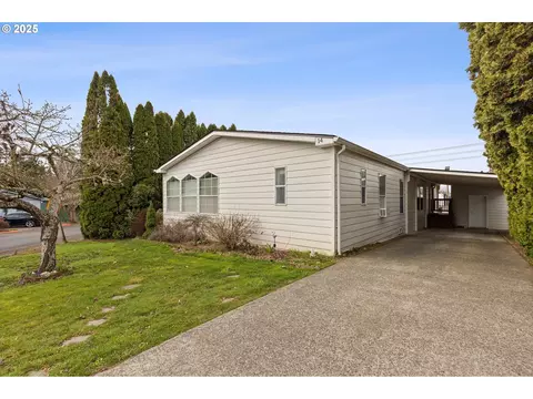 8300 NE Quatama St #14, Hillsboro, OR 97124
