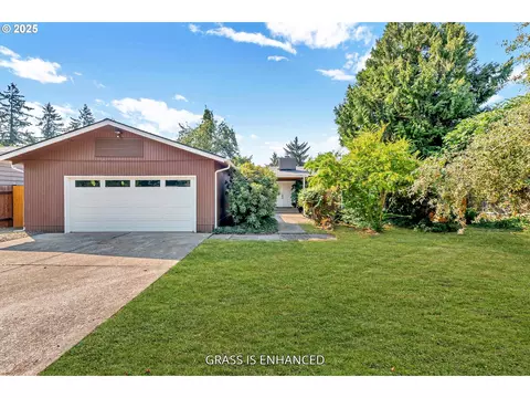 812 Beacon Dr E, Eugene, OR 97404