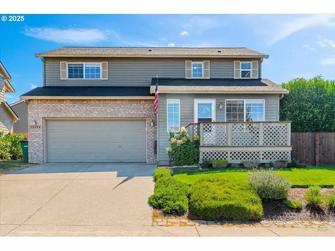 33288 SW Meadowbrook Dr, Scappoose, OR 97056